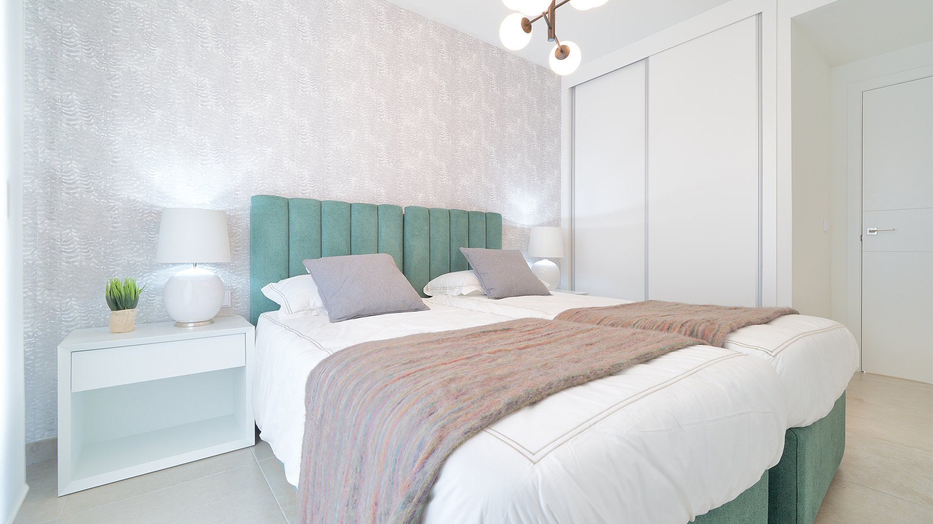 2 bedroom apartment 131 m² Estepona, Spain