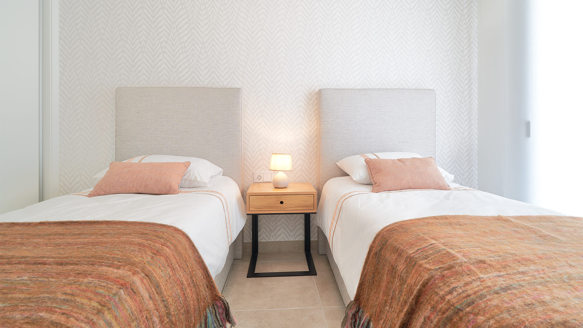 2 bedroom apartment 131 m² Estepona, Spain