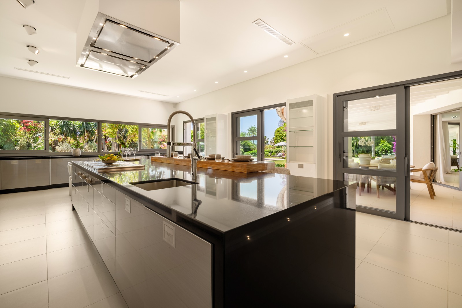 5 bedroom villa 722 m² San Pedro Alcantara, Spain