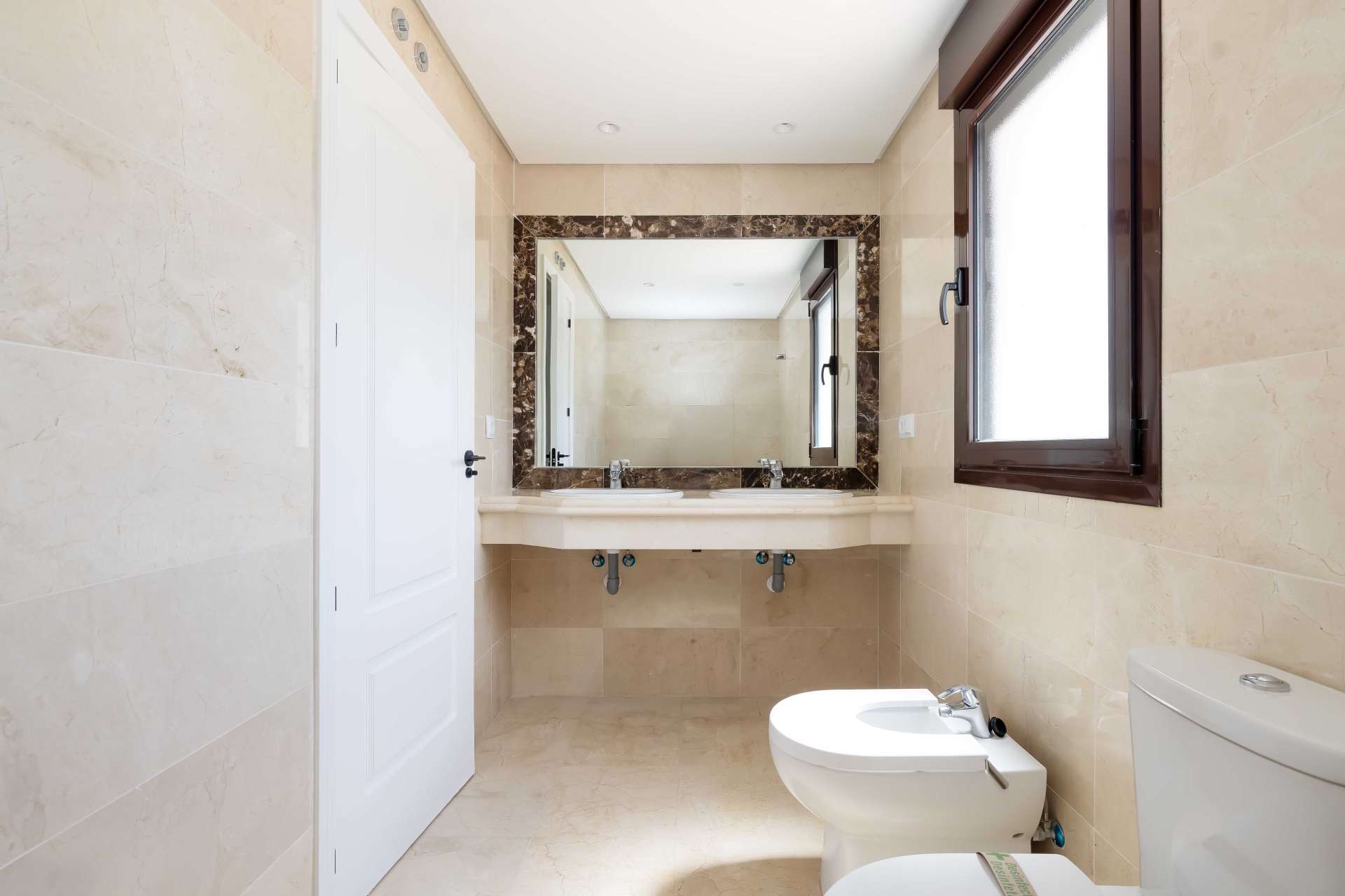 Stadthaus 3 Schlafzimmer 260 m² Estepona, Spanien