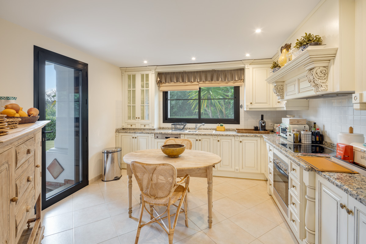 4 bedroom Villa 373 m² Benahavis, Spain