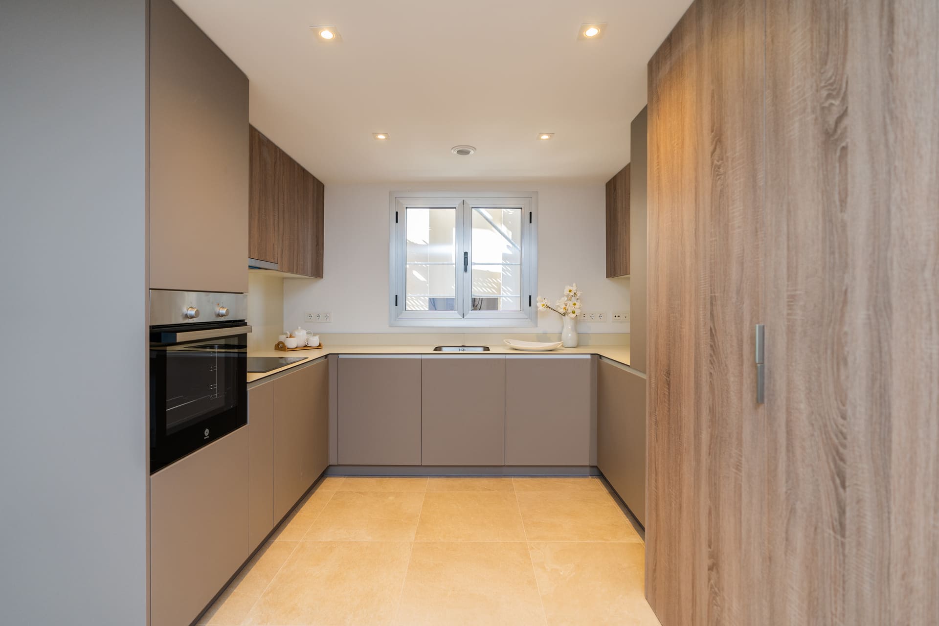 Mieszkanie 2 pokoi 83 m² Estepona, Hiszpania