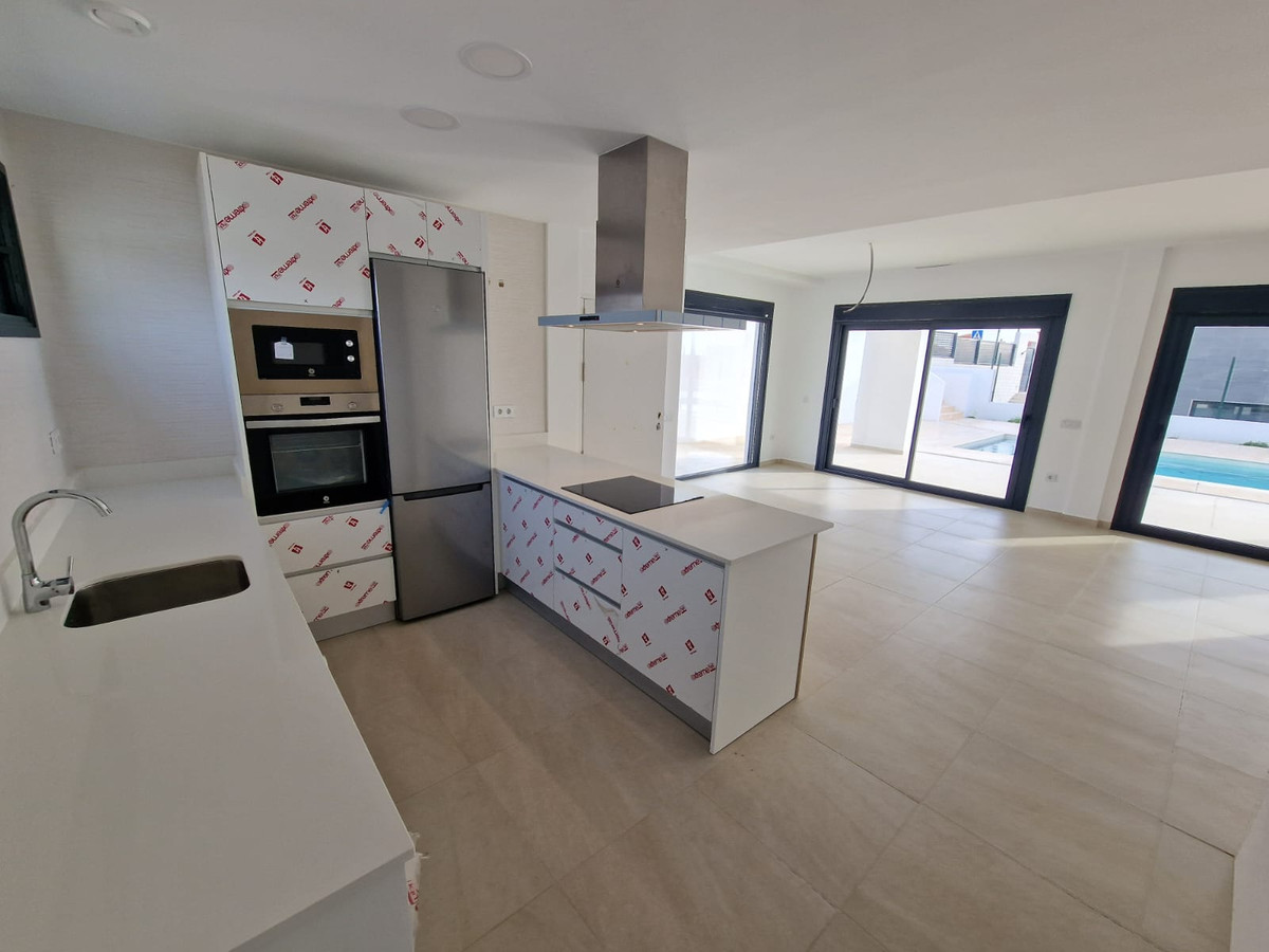 4-Schlafzimmer-Villa 184 m² Manilva, Spanien