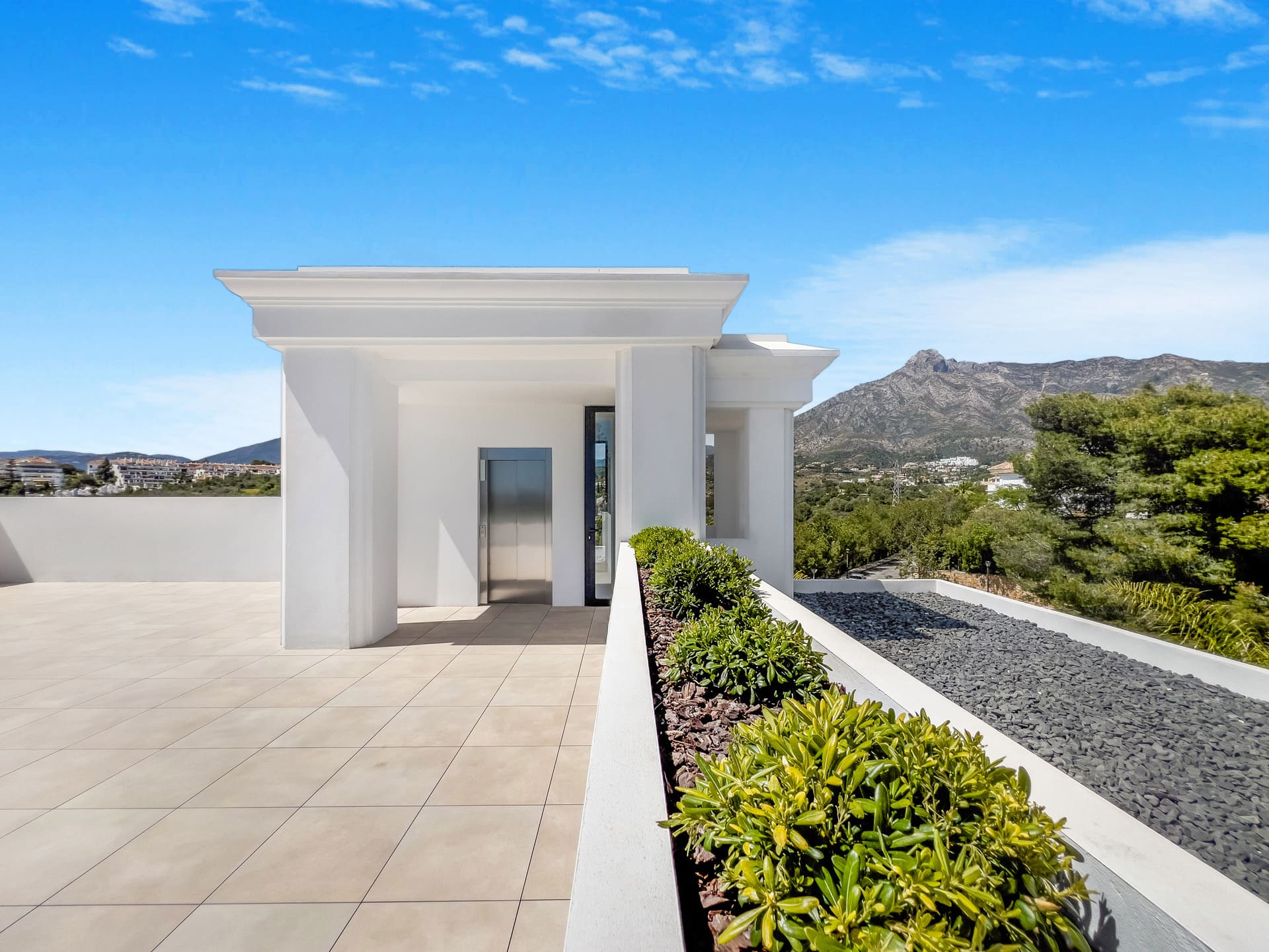 6 bedroom villa 647 m² Marbella, Spain