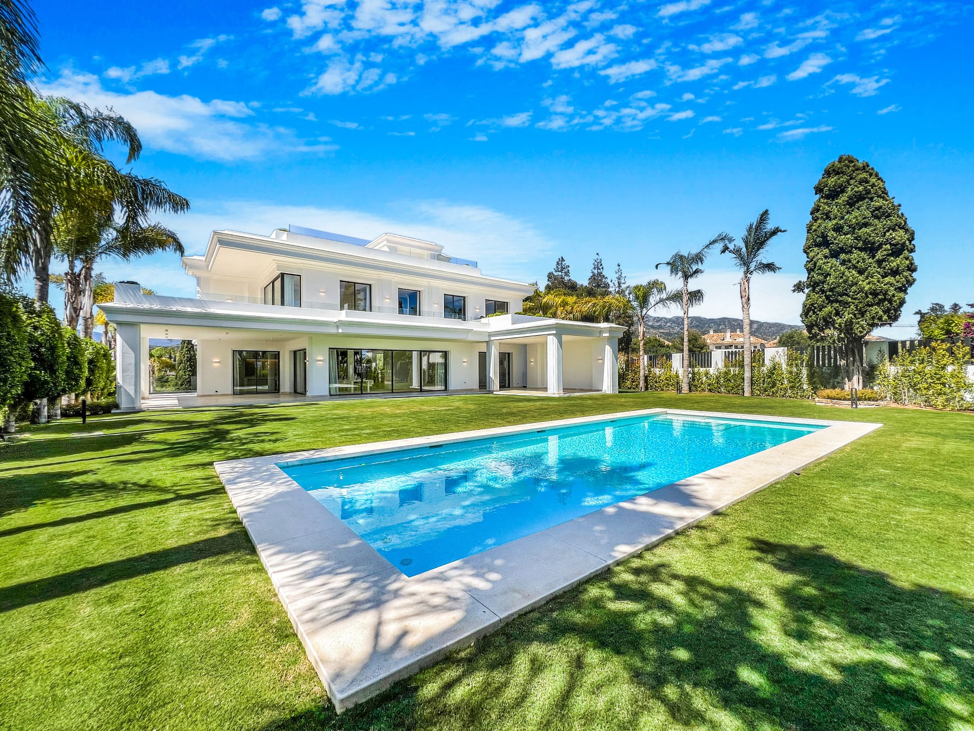 6 bedroom villa 647 m² Marbella, Spain