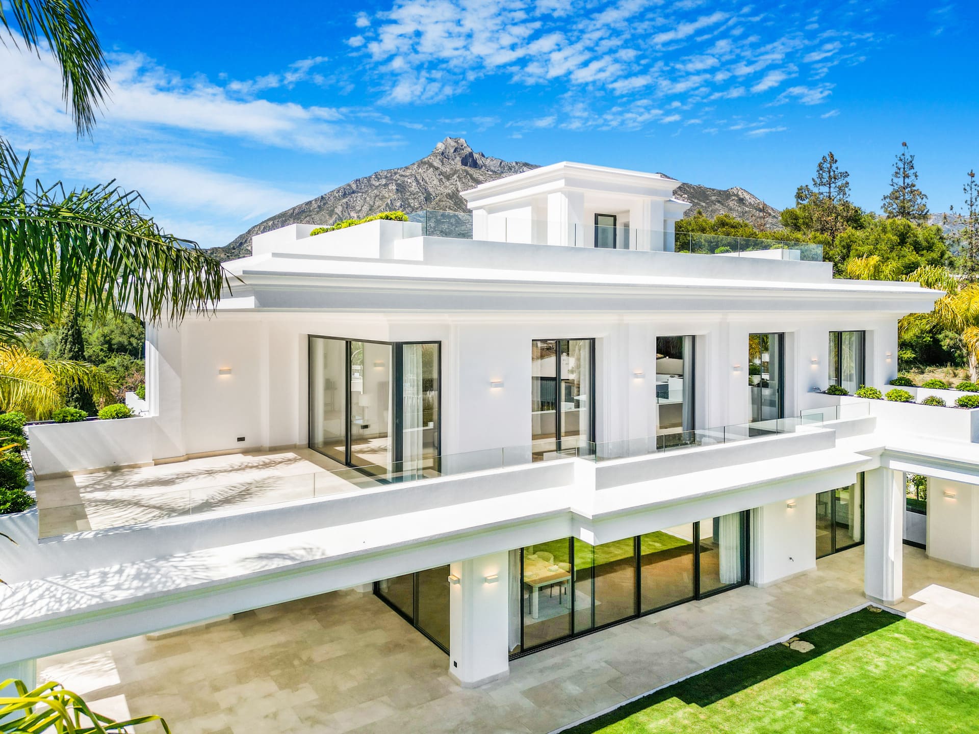 6 bedroom villa 647 m² Marbella, Spain